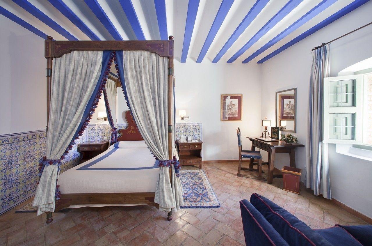 Hotel De 4*